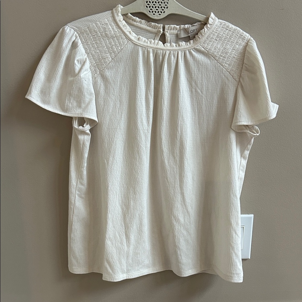 Loft Off-white Flutter Sleeve Blouse Smocked Shoulders Size Medium